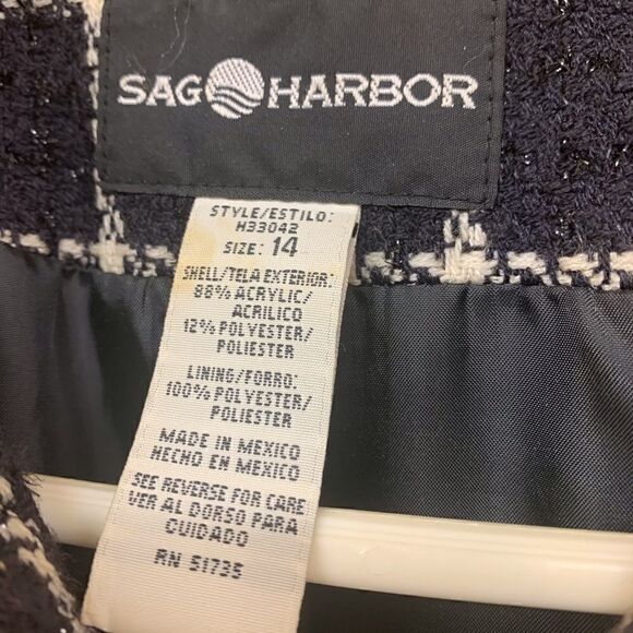 Black and white blazer.  Please make offer if interested - Picture 3 of 3